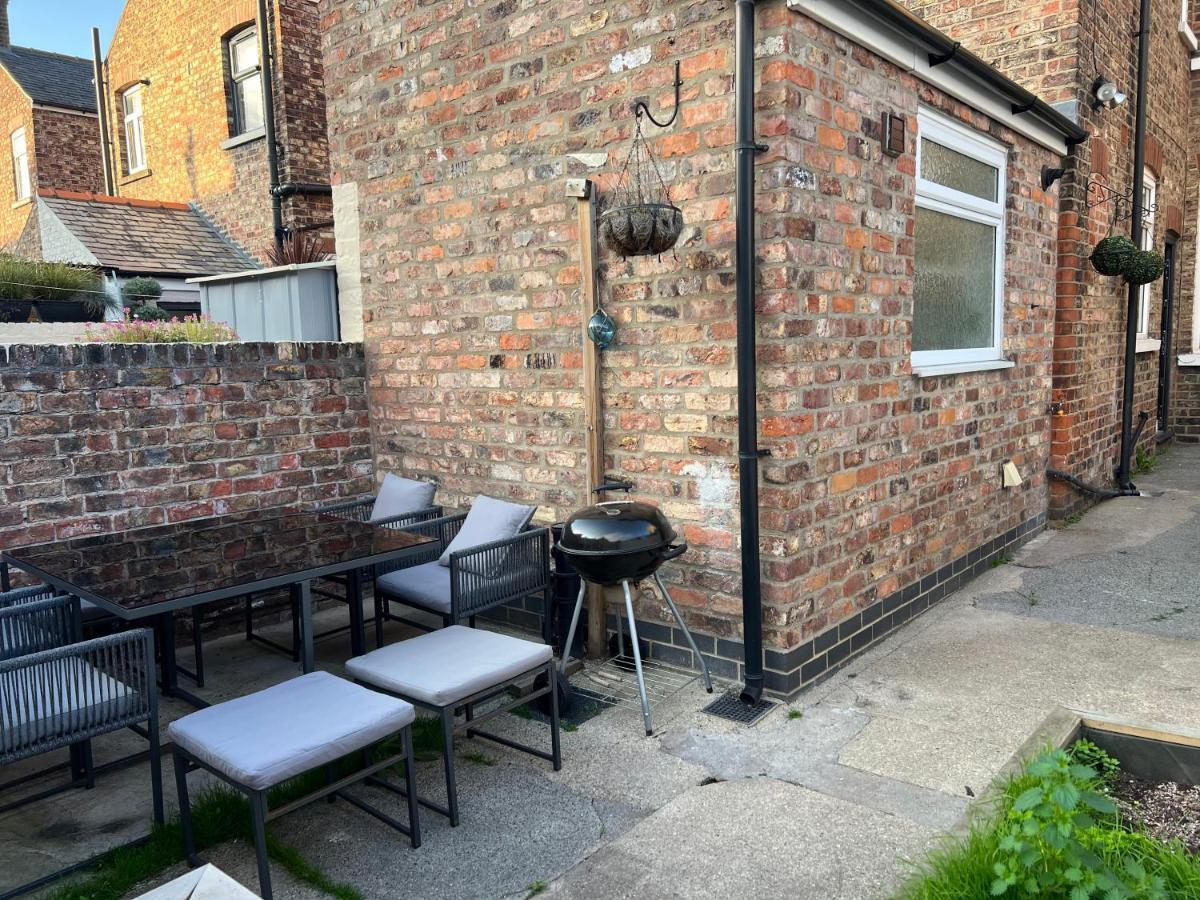 The Poppy Inn York Exterior photo